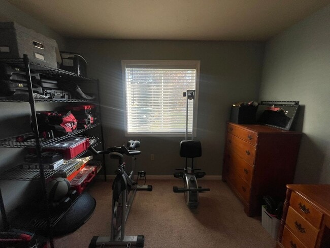 Building Photo - Pet Friendly UNFURNISHED LONG TERM Kalispe...