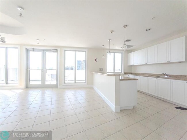 Building Photo - 1830 Radius Dr