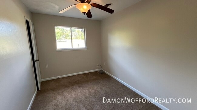 Building Photo - 242 Old Town Crossing