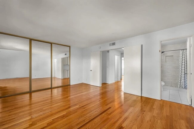 Building Photo - 246 Green Heath Pl