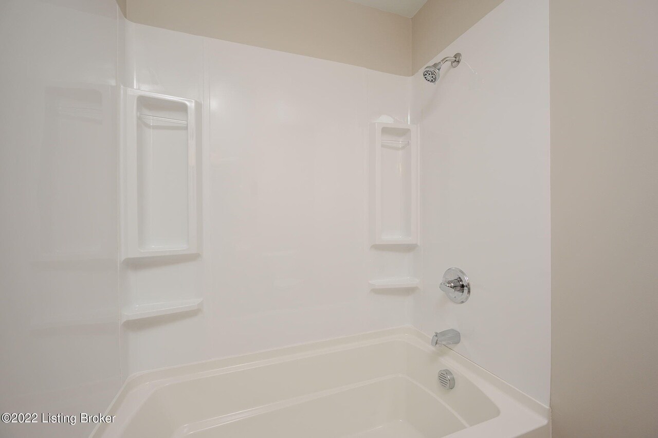 Building Photo - 411 Highwood Dr