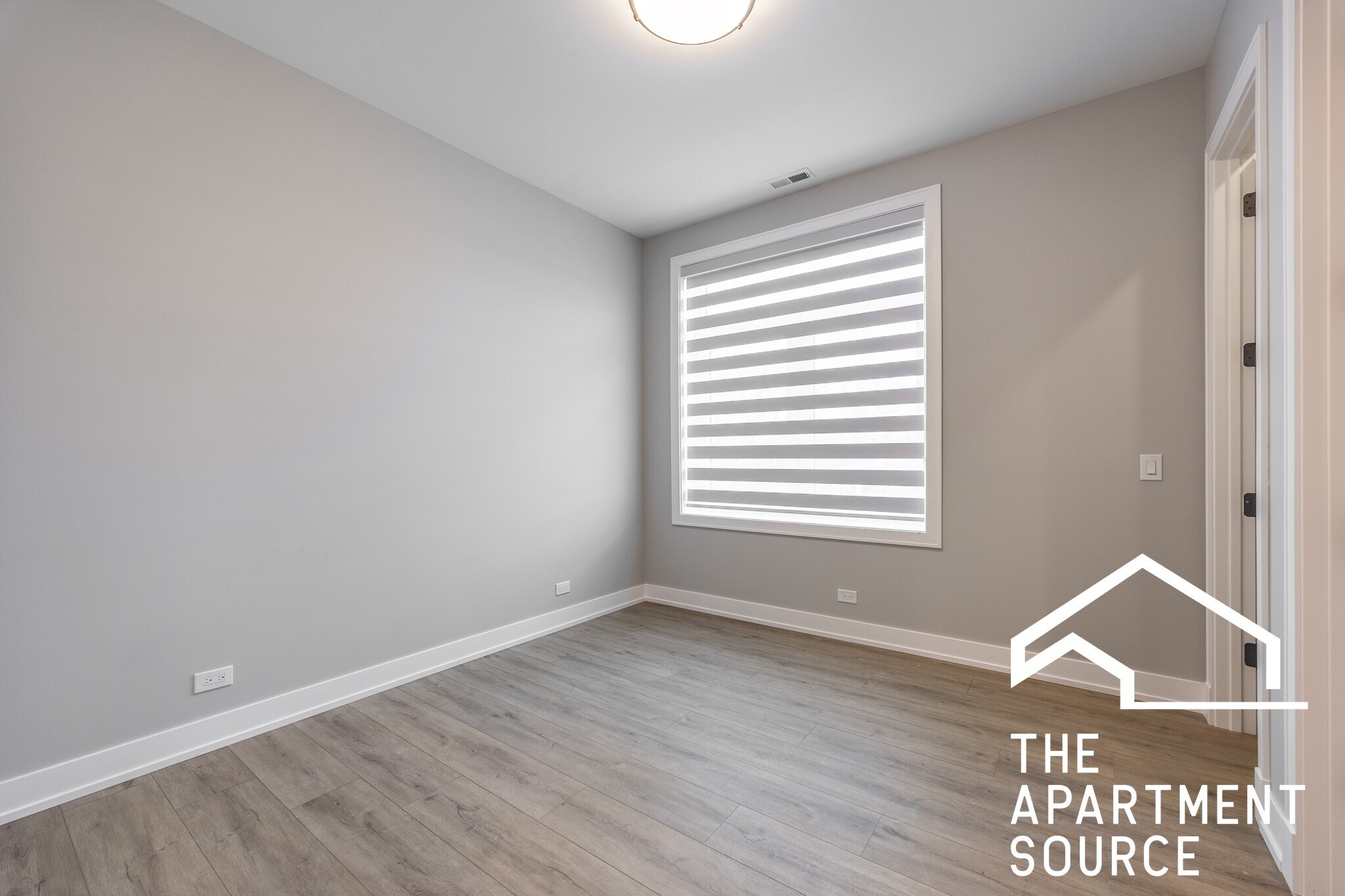 Building Photo - 3738 S Calumet Ave