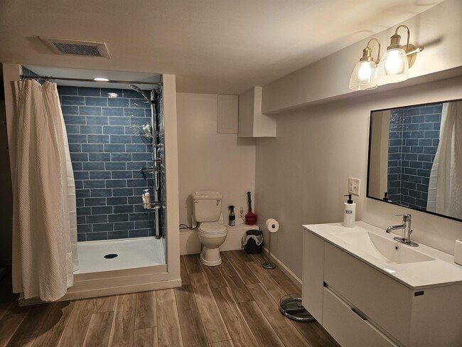 Building Photo - 13 Mitchell Rd