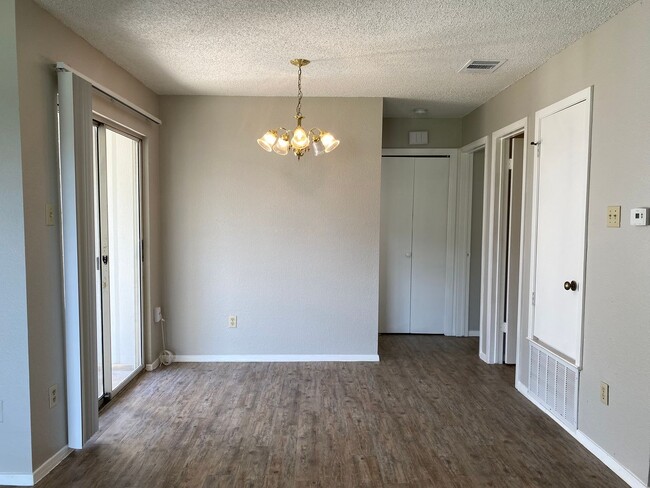 Building Photo - 510 Willowbend Cove