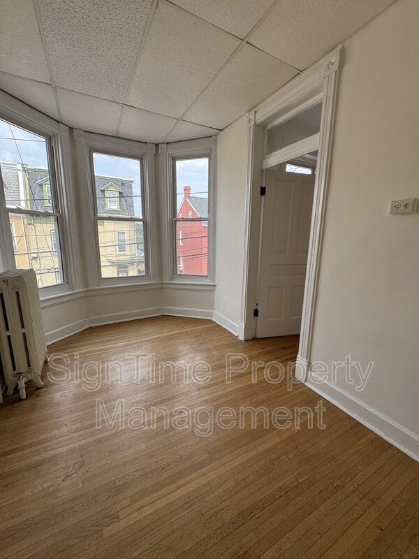 Building Photo - 121 E Antietam St