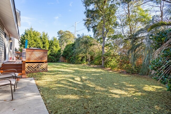 Building Photo - 505 Plantation Dr