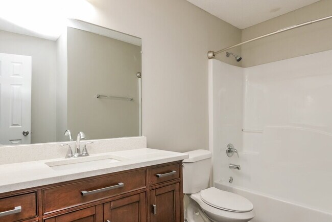 Building Photo - 5347 Sapphire Cir