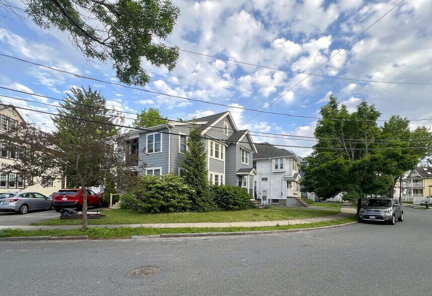 Building Photo - 48 Maynard St