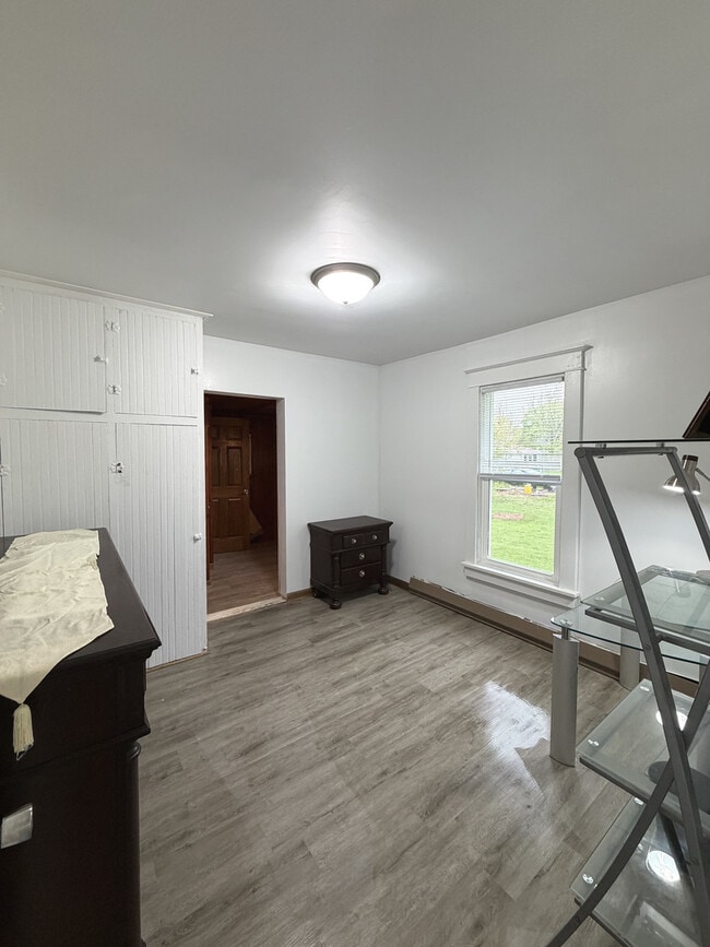 Building Photo - 120 Peale St