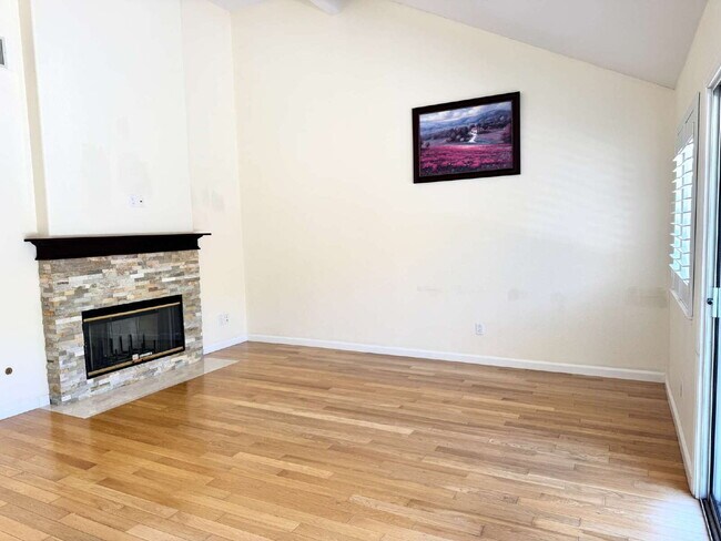 Building Photo - Bright 4 Bedroom San Jose Home With Tall Ceilings
