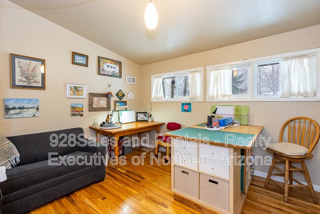 Building Photo - 2304 N Talkington Dr