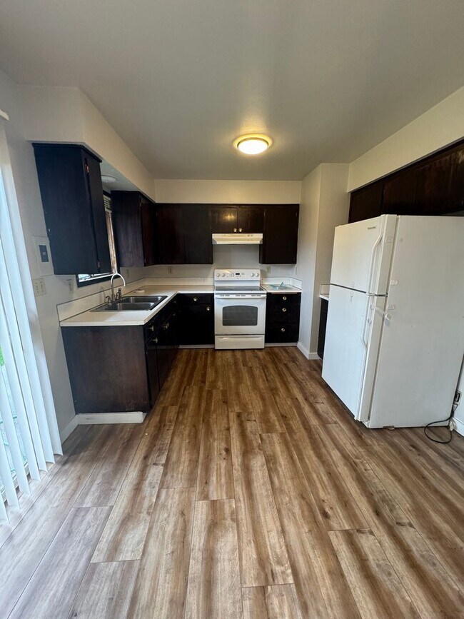 Building Photo - 21st Avenue Duplex