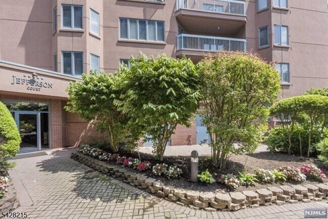 Building Photo - 406 Jefferson Ct