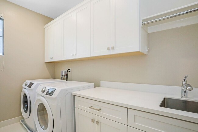 Building Photo - Elegant and Modern Living in Adagio in Cad...
