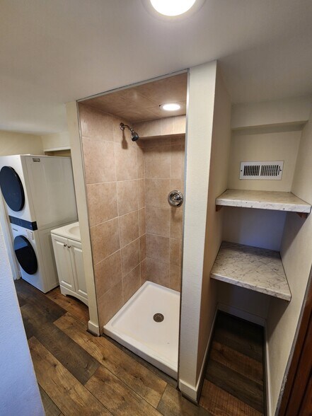 Downstairs Bath - 20650 Seminole Rd