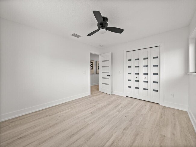 Building Photo - 6709 Cardinal Dr S