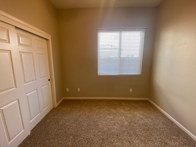 Building Photo - 4 bedroom in Paso Robles