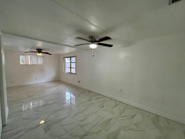 Building Photo - 5121 Dove Dr