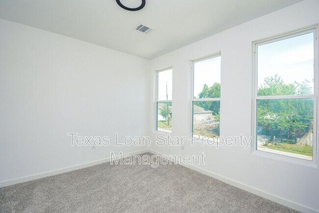 Building Photo - 4358 Clover St