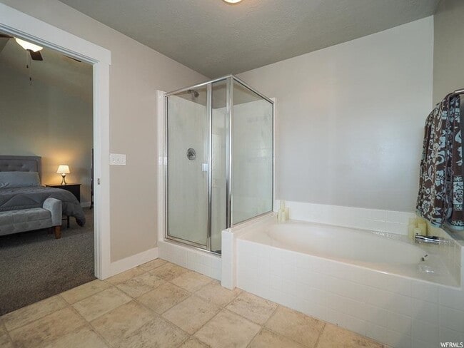 Building Photo - 1646 Venetian Way
