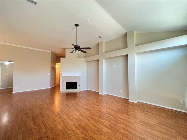 Building Photo - 217 Willowlake Dr