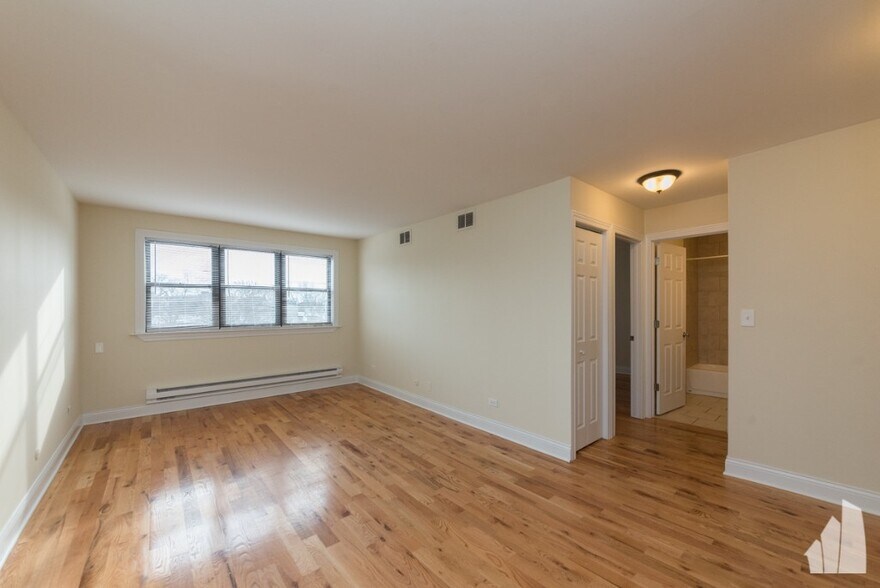 Building Photo - 535 W Arlington Pl