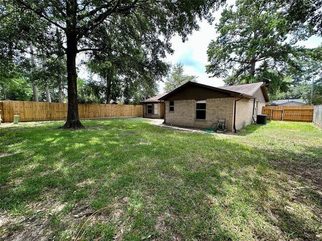 Building Photo - 2111 Rycroft Dr