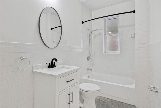 Building Photo - 864 Huntington Ave