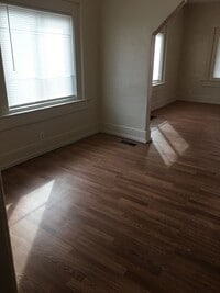 Building Photo - 810-888-7300