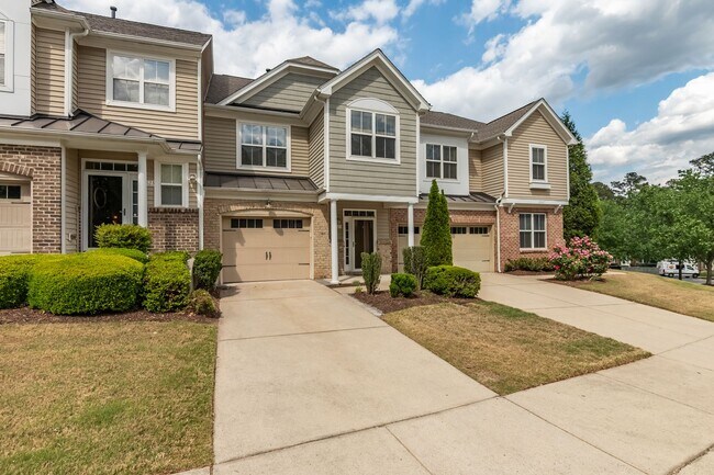 Building Photo - Beautiful 3-Bedroom Townhome in North Raleigh