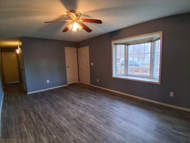 Building Photo - 924 Sunset Rdg