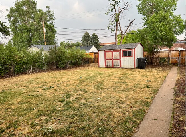 Building Photo - Updated 3 Bedroom 2 Bath Single Family Hom...