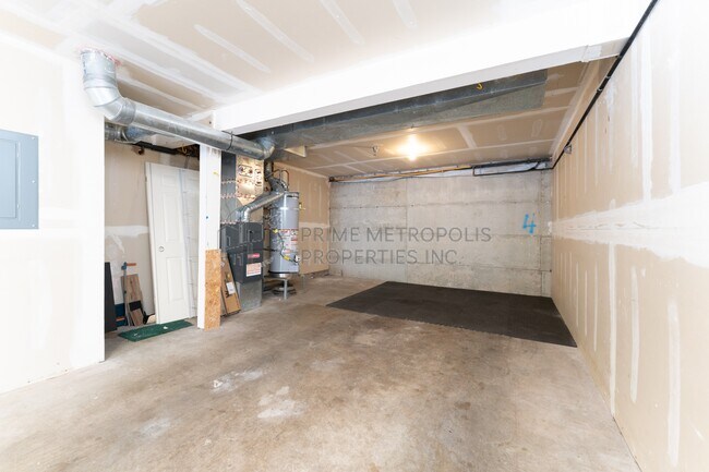 Building Photo - 2062 Newport Way NW