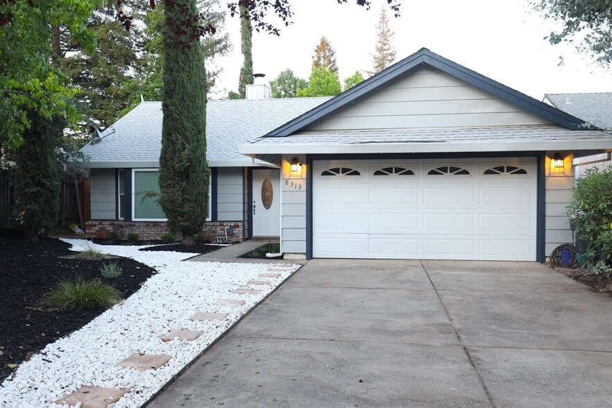 Building Photo - 8313 Crossoak Way