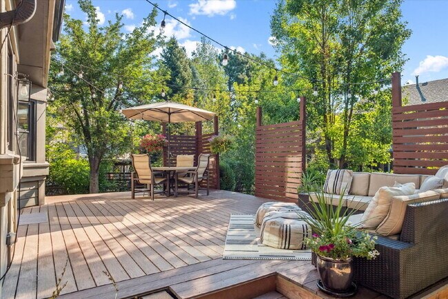 Building Photo - 8056 S Krameria Way