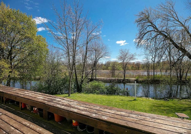 Building Photo - 204 Riverview Rd