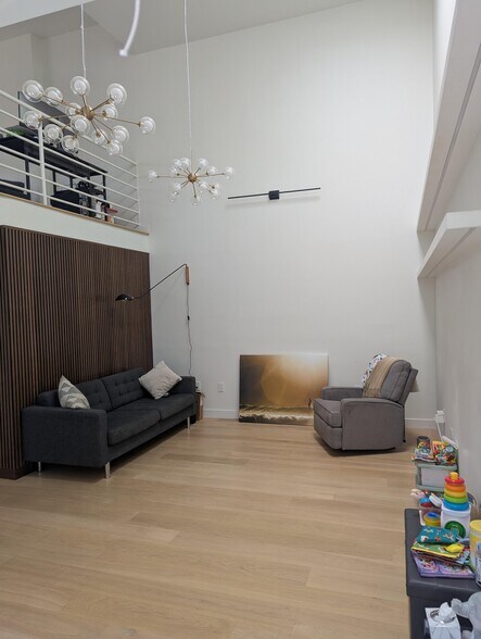 Family Room - 2503 28th St