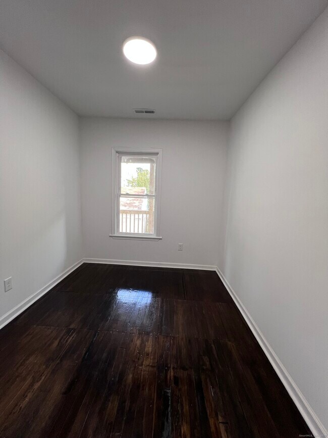 Building Photo - 36 Vermont St