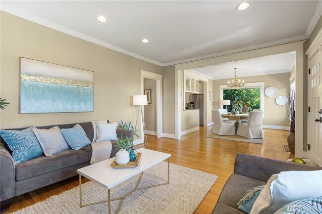 Living Room - 3717 Belvidere Ave SW