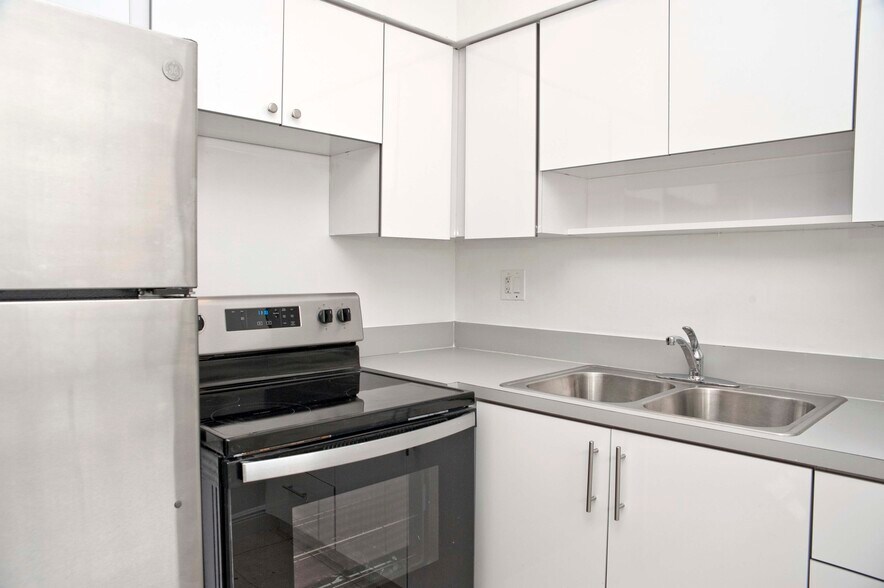 Building Photo - 2306 Fillmore St