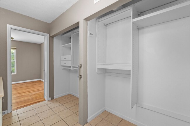 Building Photo - 1293 Kennebec Rd