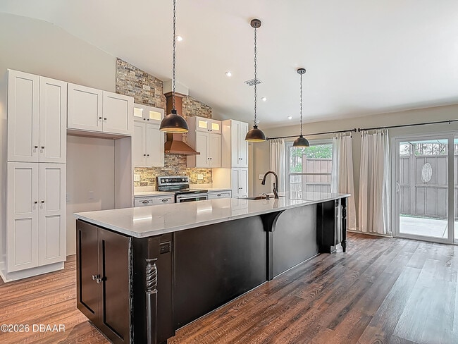 Building Photo - 14 Zollinger Pl