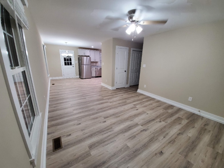 Building Photo - 83 E Boxley Dr