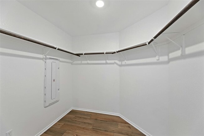 Building Photo - 443 Sebring Cir