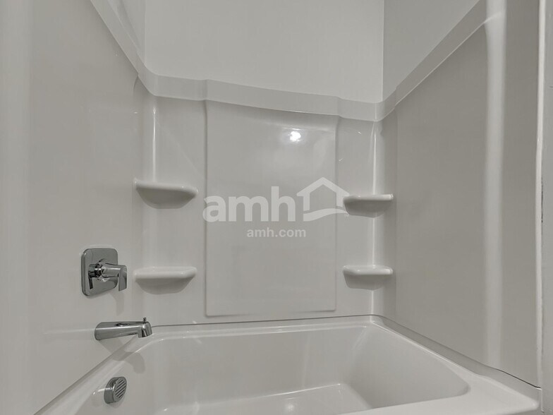 Building Photo - 9623 Harkes Dr