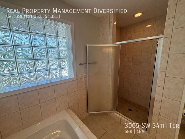 Building Photo - 3005 SW 34th Terrace