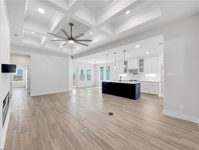 Building Photo - 6222 Sadie St