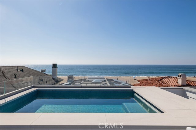 Building Photo - 2428 The Strand