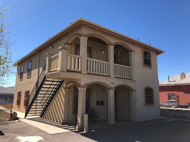 Primary Photo - 1722 E Rio Grande Ave