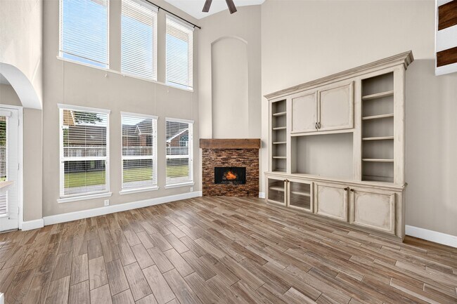 Building Photo - 7603 Kenmark Ln